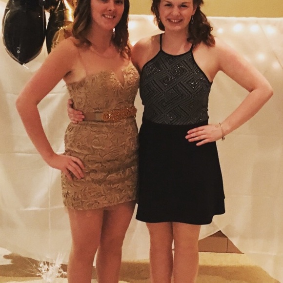 Gold dress - Picture 1 of 2